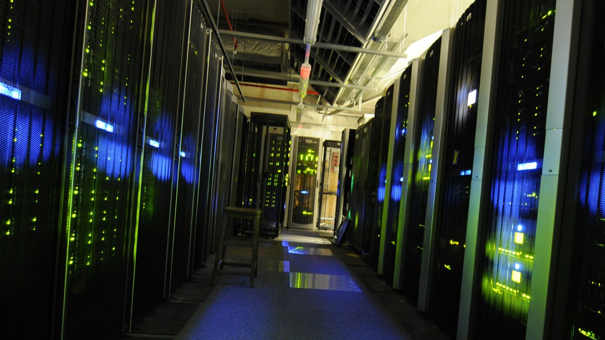 Britain made cloud uptime a bank problem supporting image